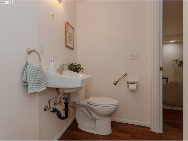 36 WESTBROOK Way, Eugene, OR 97405