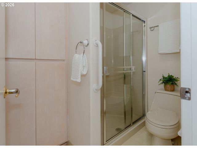 36 WESTBROOK Way, Eugene, OR 97405