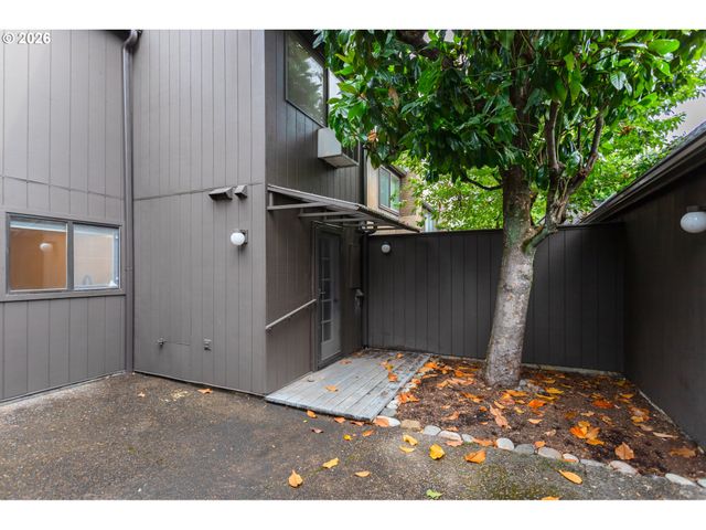 36 WESTBROOK Way, Eugene, OR 97405