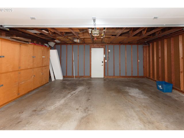 36 WESTBROOK Way, Eugene, OR 97405