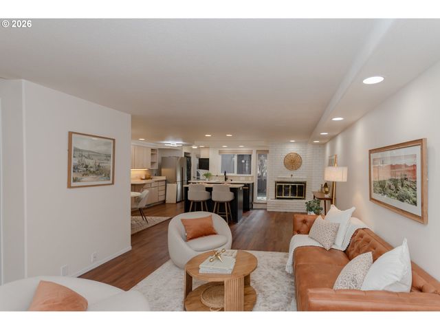 36 WESTBROOK Way, Eugene, OR 97405