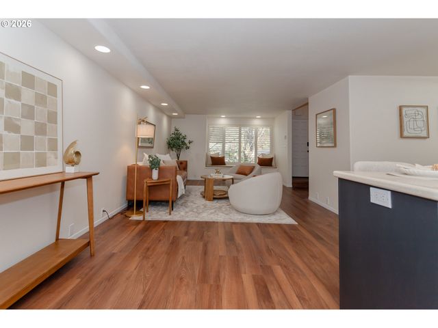 36 WESTBROOK Way, Eugene, OR 97405