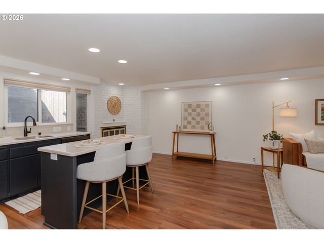 36 WESTBROOK Way, Eugene, OR 97405