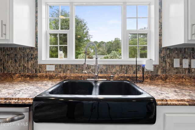 1840 Ocean View Drive SW, Ocean Isle Beach, NC 28469