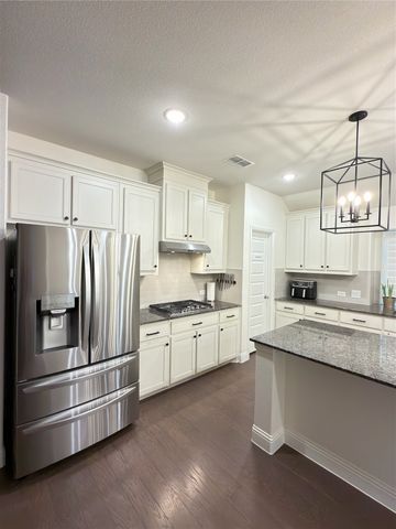 2215 Grassland Avenue, Melissa, TX 75454