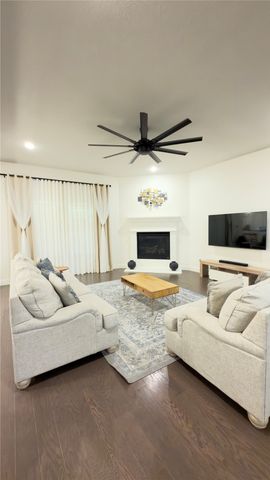 2215 Grassland Avenue, Melissa, TX 75454