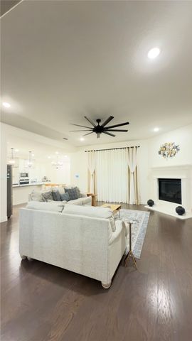 2215 Grassland Avenue, Melissa, TX 75454