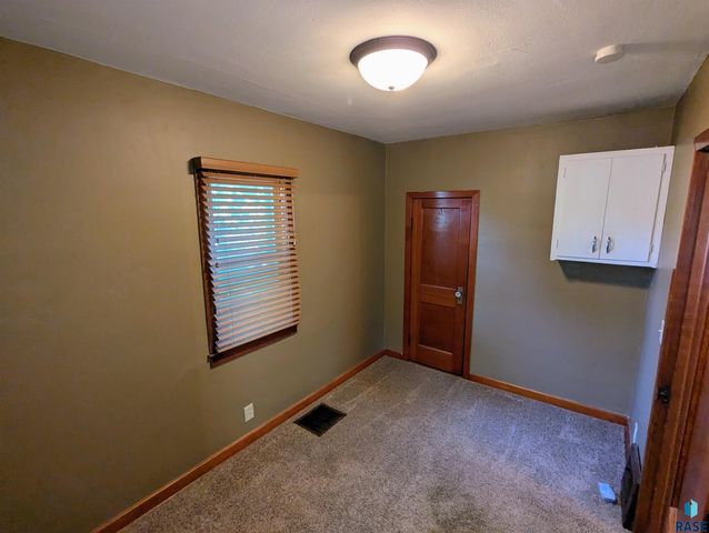 1202 N Prairie Ave Avenue, Sioux Falls, SD 57104
