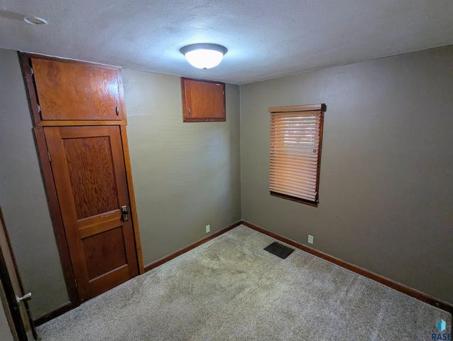 1202 N Prairie Ave Avenue, Sioux Falls, SD 57104