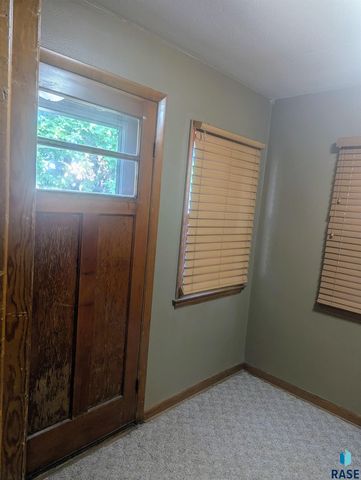 1202 N Prairie Ave Avenue, Sioux Falls, SD 57104
