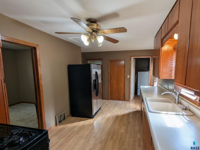 1202 N Prairie Ave Avenue, Sioux Falls, SD 57104
