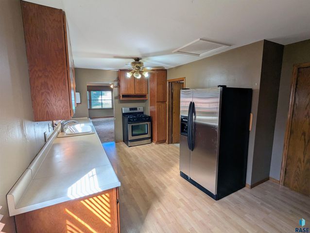 1202 N Prairie Ave Avenue, Sioux Falls, SD 57104