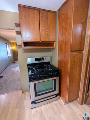 1202 N Prairie Ave Avenue, Sioux Falls, SD 57104