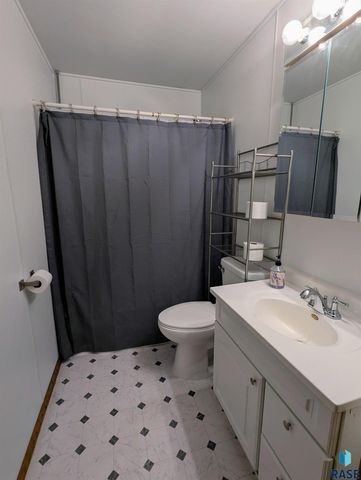 1202 N Prairie Ave Avenue, Sioux Falls, SD 57104