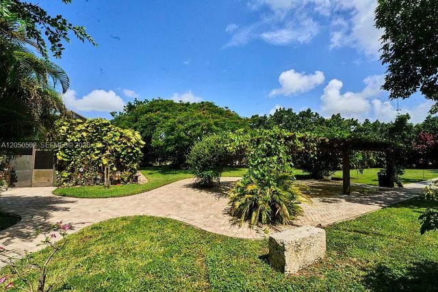 21601 SW 154th Ave, Miami, FL 33170