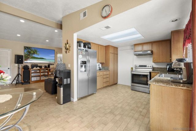 2143 Flint, Escondido, CA 92027