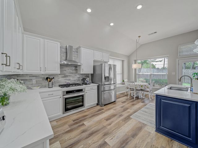 1801 Kris Street, Mansfield, TX 76063