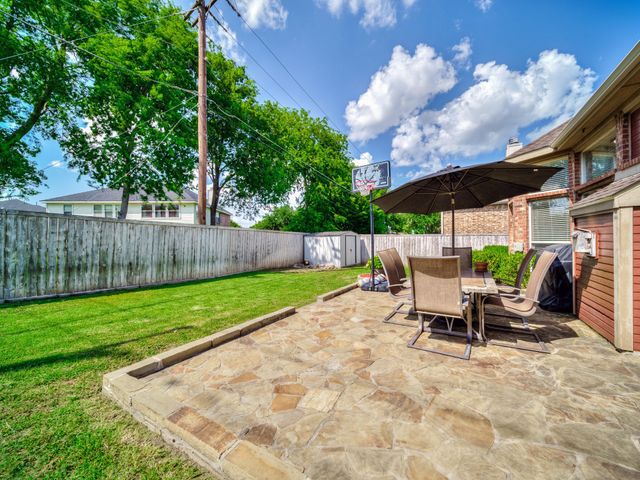 1801 Kris Street, Mansfield, TX 76063