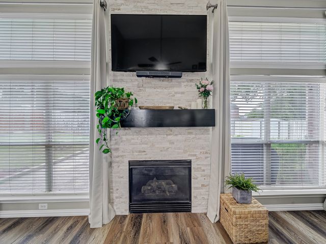 1801 Kris Street, Mansfield, TX 76063