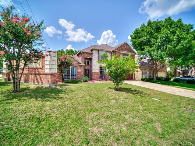 1801 Kris Street, Mansfield, TX 76063