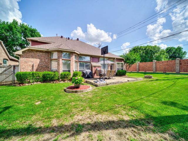 1801 Kris Street, Mansfield, TX 76063