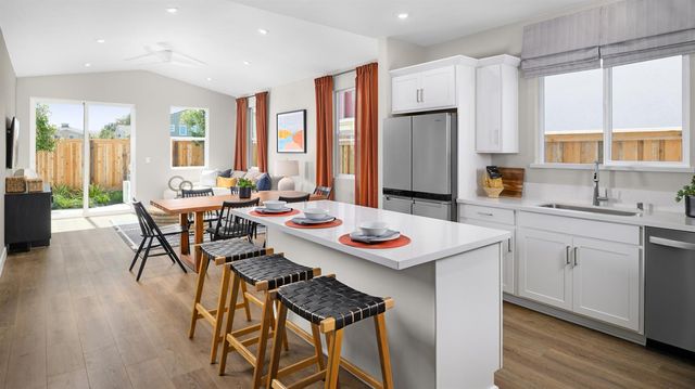 603 Amber Dr, Waterford, CA 95386