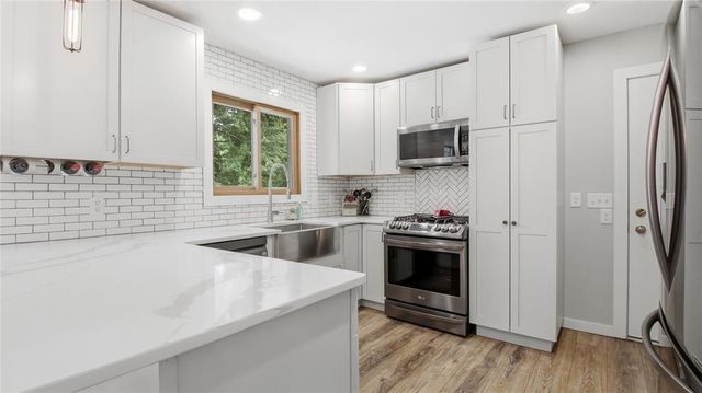 1238 Dogwood Drive, Eau Claire, WI 54701
