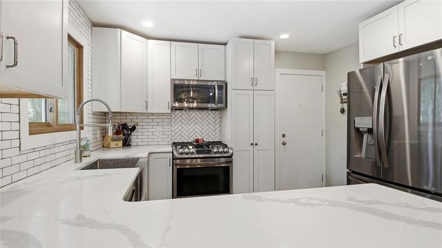 1238 Dogwood Drive, Eau Claire, WI 54701