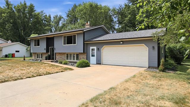 1238 Dogwood Drive, Eau Claire, WI 54701