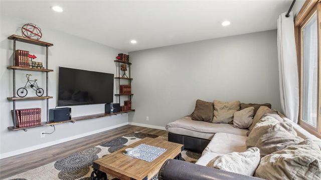1238 Dogwood Drive, Eau Claire, WI 54701