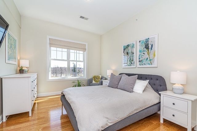 130 Tremont St 402, Melrose, MA 02176