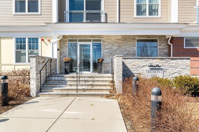 130 Tremont St 402, Melrose, MA 02176