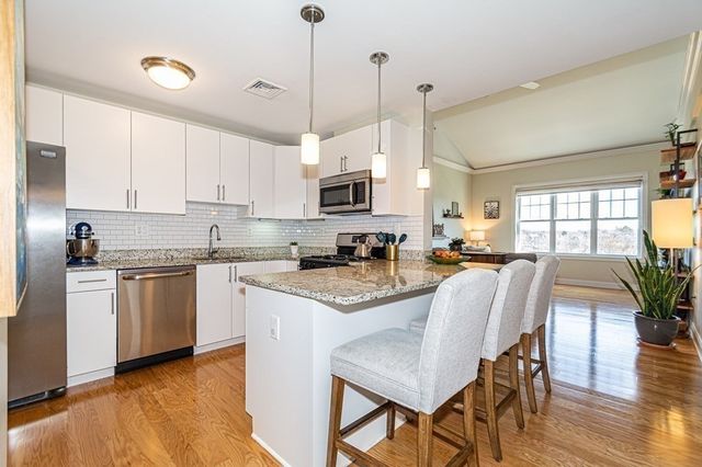 130 Tremont St 402, Melrose, MA 02176