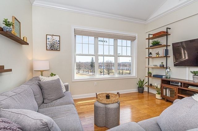 130 Tremont St 402, Melrose, MA 02176