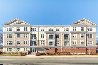 130 Tremont St 402, Melrose, MA 02176