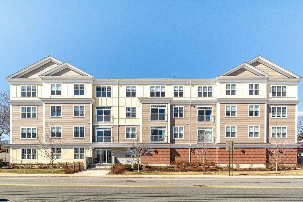 130 Tremont St 402, Melrose, MA 02176