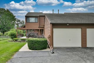 245 S Prospect Street, Roselle, IL 60172
