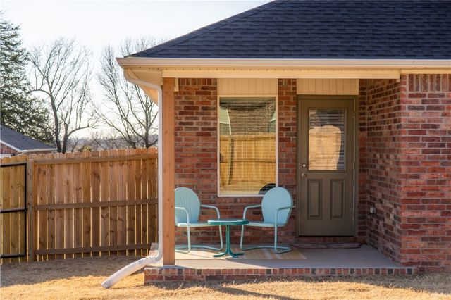 3121 N Rooster, Siloam Springs, AR 72761