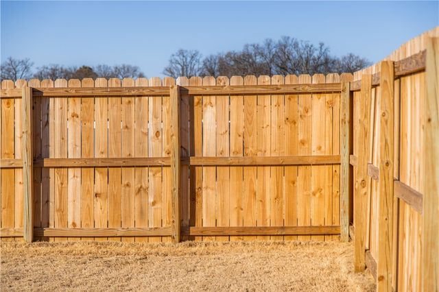 3121 N Rooster, Siloam Springs, AR 72761