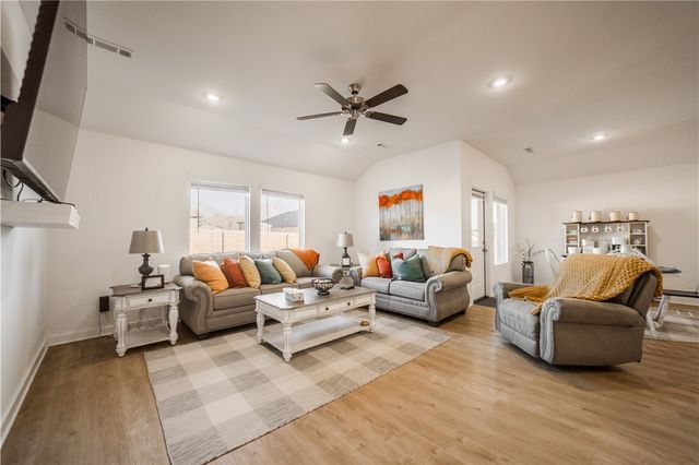 3121 N Rooster, Siloam Springs, AR 72761