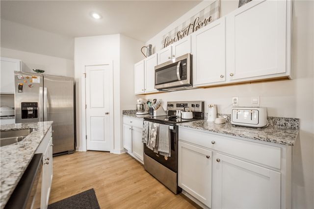 3121 N Rooster, Siloam Springs, AR 72761