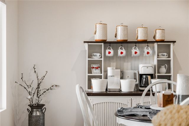 3121 N Rooster, Siloam Springs, AR 72761