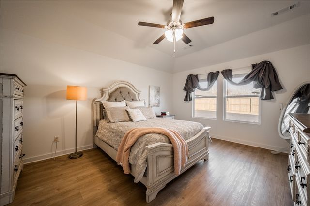 3121 N Rooster, Siloam Springs, AR 72761