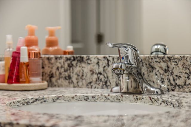 3121 N Rooster, Siloam Springs, AR 72761