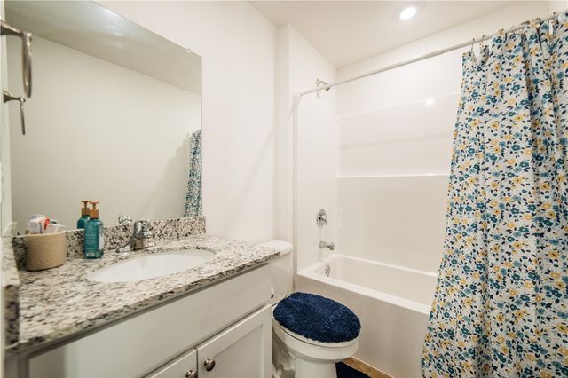 3121 N Rooster, Siloam Springs, AR 72761