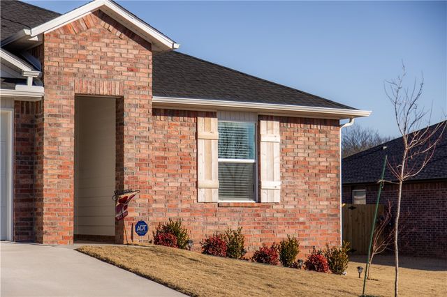 3121 N Rooster, Siloam Springs, AR 72761