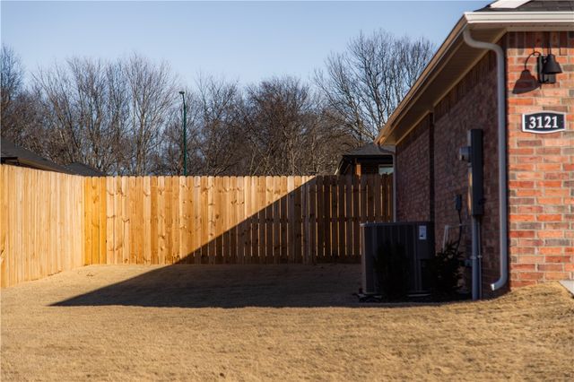 3121 N Rooster, Siloam Springs, AR 72761