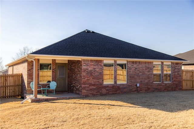 3121 N Rooster, Siloam Springs, AR 72761