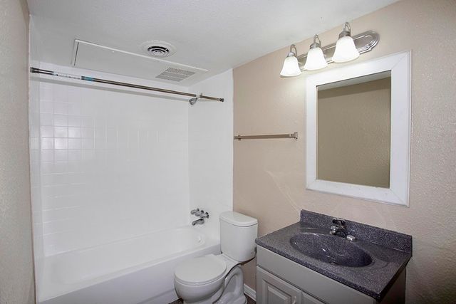 14208 Heritage Circle, Farmers Branch, TX 75234