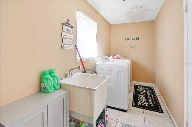 412 MAJORCA AVENUE, Altamonte Springs, FL 32714